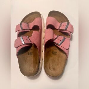 Papillio by Birkenstock
Candy pink 39 (8.5 US)